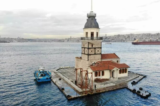 Bosphorus cruise with private boat - The Guide and Service Quality