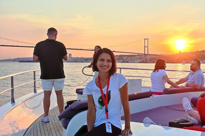 Bosphorus Sunset Cruise on Luxury Yacht - Kucuksu Palace and Beylerbeyi Palace