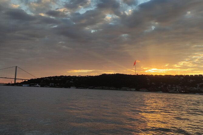 Bosphorus Sunset Cruise with Wine, Feel Special On A Luxury Yacht - The Experience of Sunset and City Views