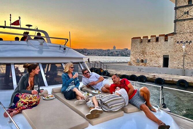 Bosphorus Sunset or Daytime Yacht Cruise with Snacks & Live Guide - Practicalities: Meeting Point, Group Size, and Booking