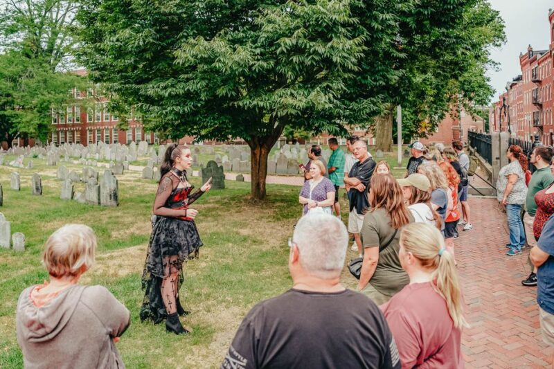 Boston: 1.5-Hour Ghosts and Gravestones Tour - The Atmosphere and Timing of the Tour
