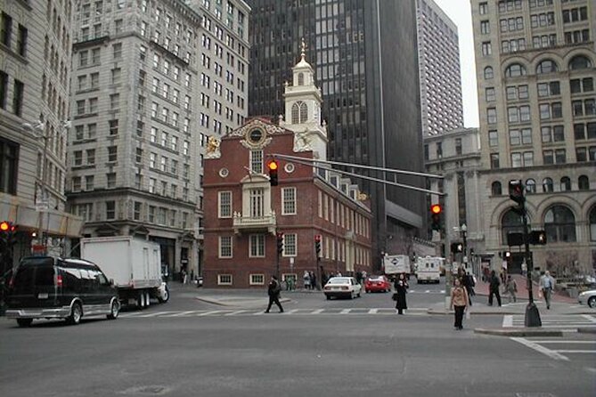 Boston 101 Best Historical Walking Tour - The Visual and Storytelling Approach of the Guide