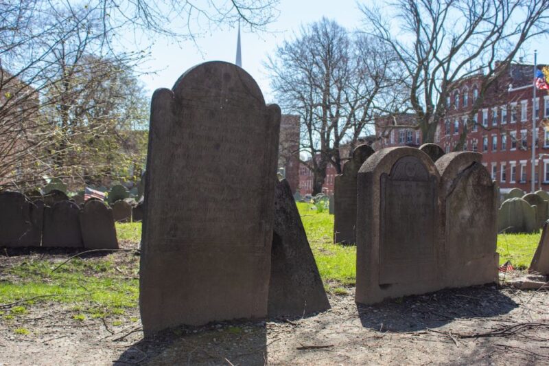 Boston: City History and Highlights Audio App Walking Tour - Modern Boston Connections: Faneuil Hall and Boston Common