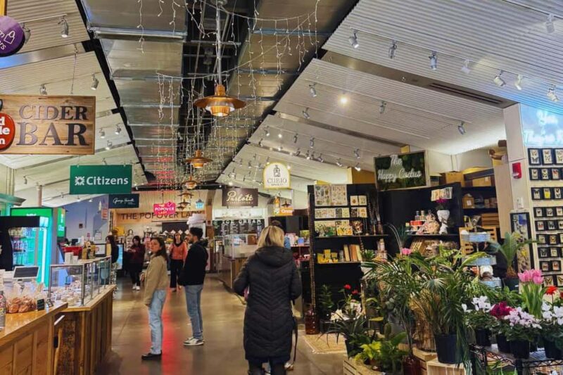 Boston: Freedom Trail History and Food Tour - Sampling Classic Boston Dishes and Local Bites