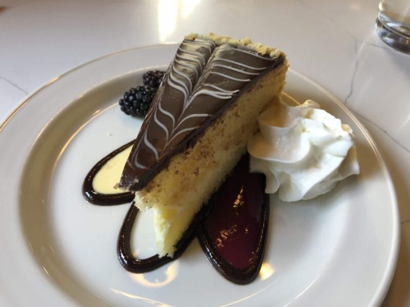 Boston: Iconic Food Tasting & History Tour - Downtown - Starting at Beantown Pub: The Meeting Point for Food and History