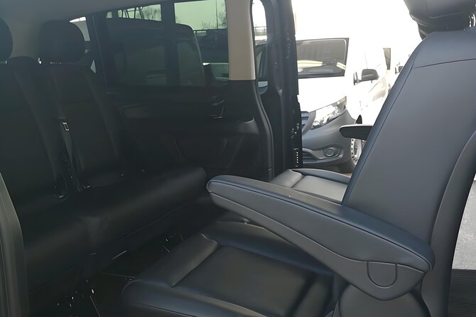 Boston Logan Airport Chauffeur, Boston Airport private Transfer - Vehicle and Capacity: What to Expect