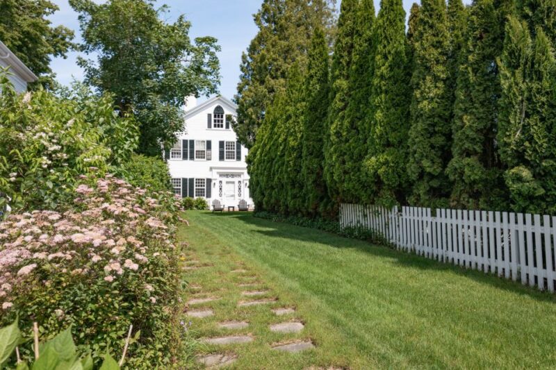 Boston: Martha's Vineyard Day Trip with Optional Island Tour - Flexibility During Free Time in Oak Bluffs and Edgartown