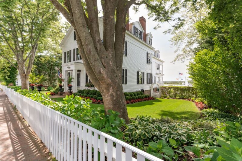 Boston: Martha's Vineyard Day Trip with Optional Island Tour - Customer Experience and Guide Quality