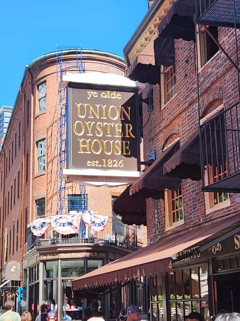 Boston: North End Walking Tour with Private Harbor Cruise - The Harbor Boat Ride: From Bunker Hill to the USS Constitution