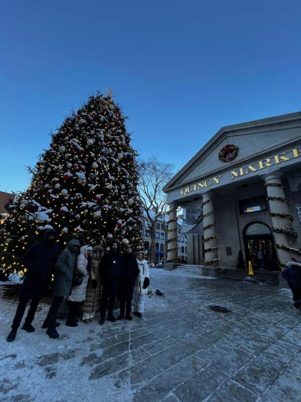 Boston with Harvard: Walking Tour in Portuguese - Exploring Faneuil Hall and Marshalls Street