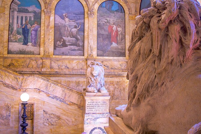 Boston's Architecture, History + Photo Walking Tour (SMALL Group) - Beacon Hill and Acorn Street: The Most Photographed Street in Boston