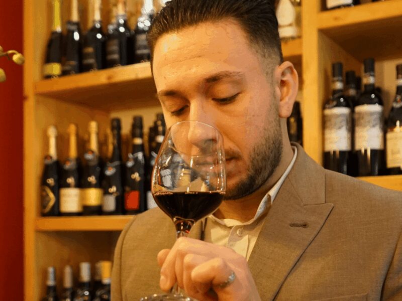 Boutique Wine Tasting in Turin City Center - Practical Details: Meeting Point and Group Size