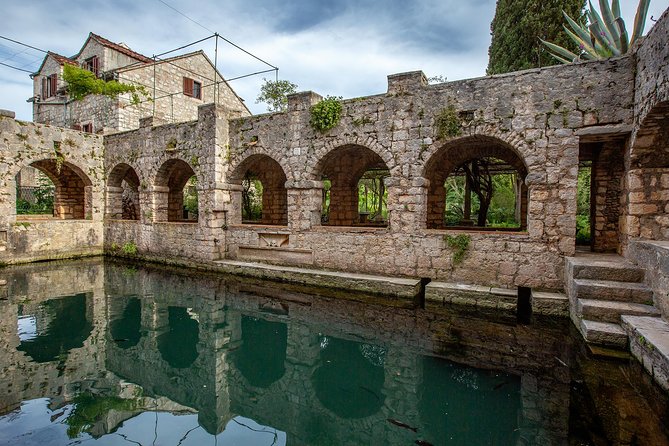 Brac, Hvar, & Solta Day Trip: Snorkeling, Wine & Lunch from Split - Explore the Scenic Departures from Split in a Speedboat