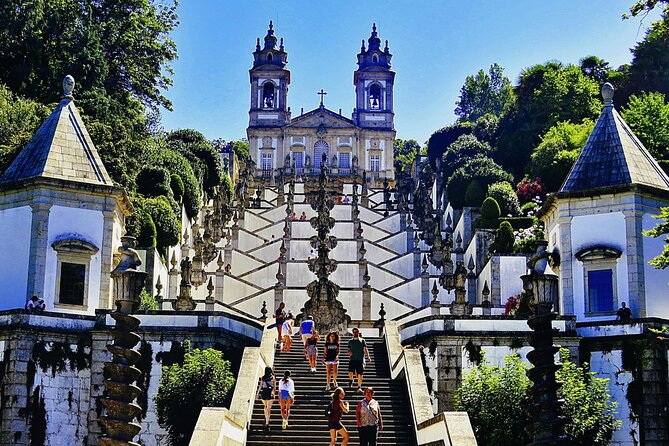BRAGA AND GUIMARÃES: Private Historic Tour from Porto - Enjoying Free Time for Lunch in Braga