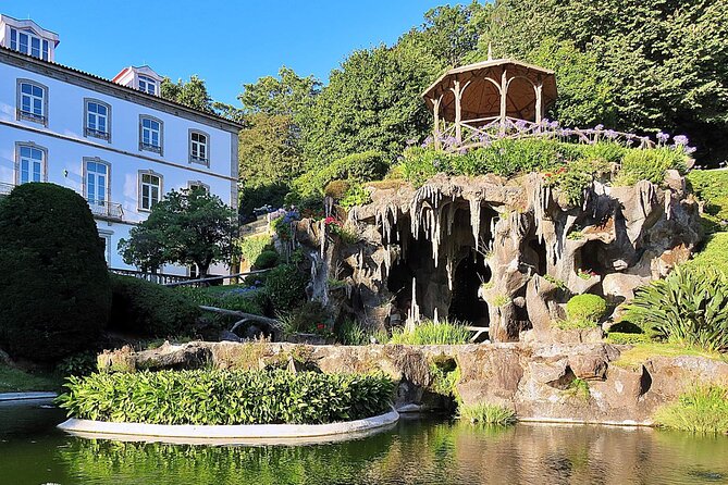 BRAGA AND GUIMARÃES: Private Historic Tour from Porto - Guimarães’ Historic Streets and Cultural Vibe