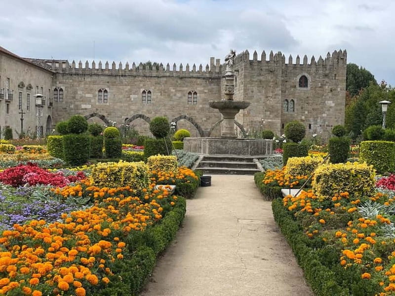 Braga: Centre Private Walking Tour w/ Thermal Spring Entry - Discover Braga’s Historic Heart with a Private Guided Walk