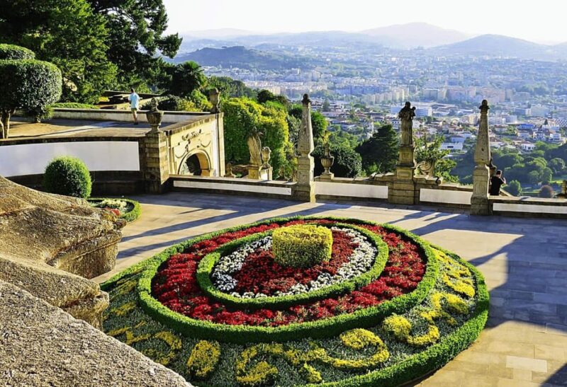 BRAGA E GUIMARÃES: Historical Private Tour from Porto - Key Points