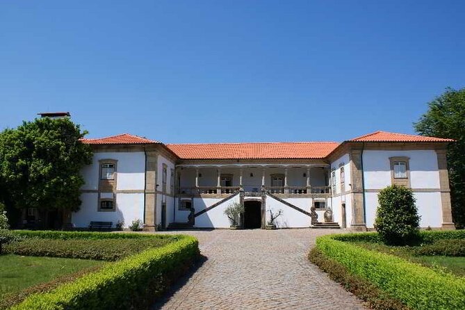 Braga/Guimarães: 1 Day with Lunch + farm and wine tasting - Value for Money and Included Features
