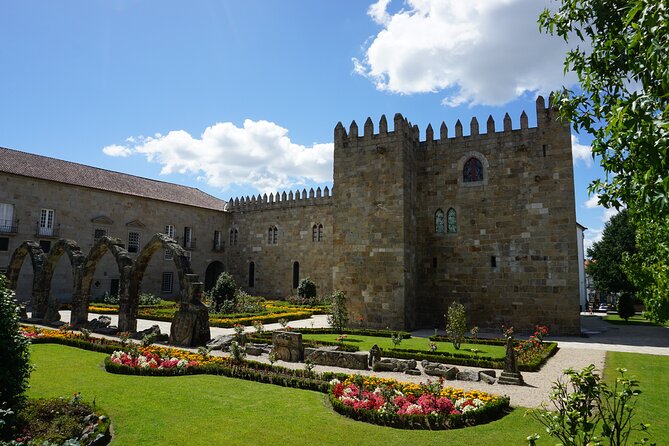 Braga & Guimarães Private Tour  Customizable Experience - Returning to Porto at the End of the Day