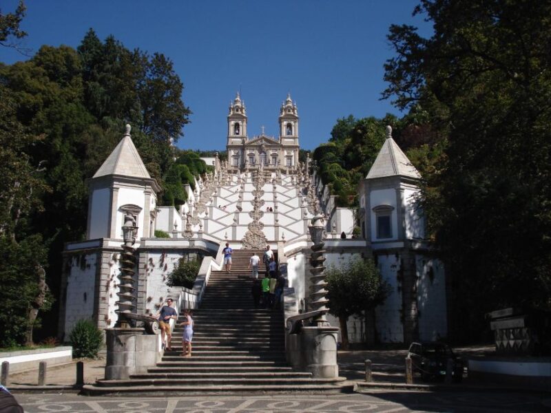 Braga Half-Day Walking Tour & Bom Jesus Sanctuary with Guide - Practical Tips for the Walk and Sightseeing