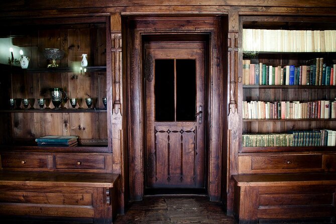 Bran Castle After-Hours Private Tour for 2 with Wine Tasting - The Meeting Point and Logistic Details