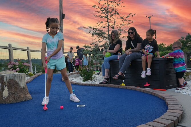 Branson Bigfoot Mini Golf - Practical Details: Meeting, Opening Hours, and Accessibility
