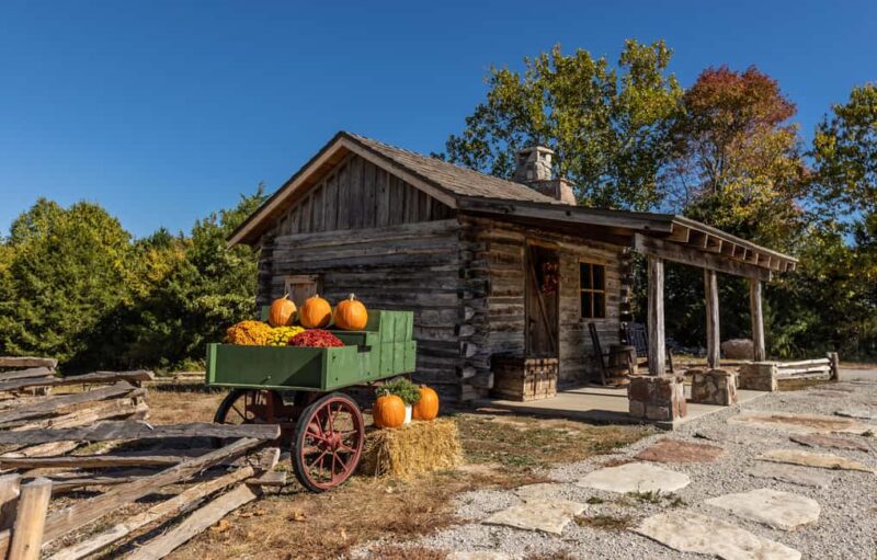 Branson: Downtown to Mountaintop Pink Jeep Adventure - Starting Point at Pink Jeep Tours Office