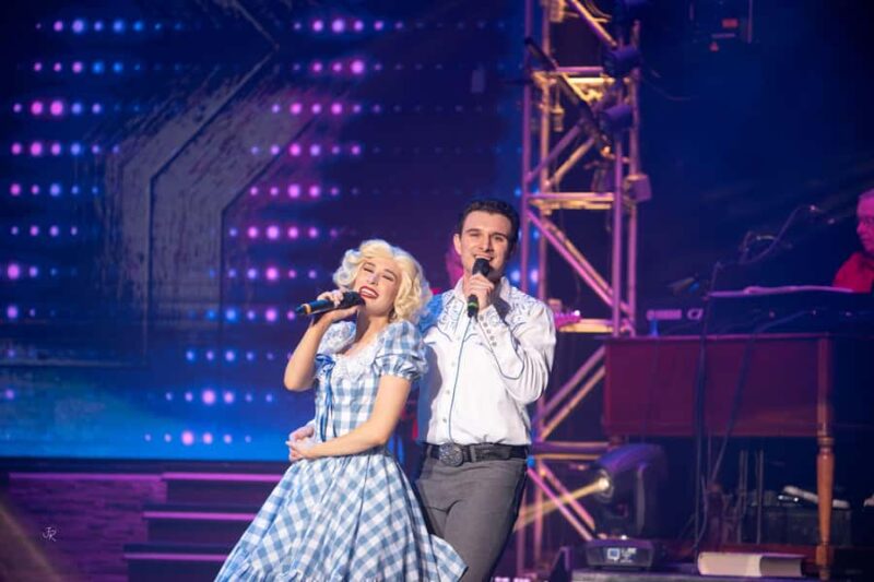 Branson: Hot Rods and High Heels Show - The Experiences Pacing and Audience Engagement