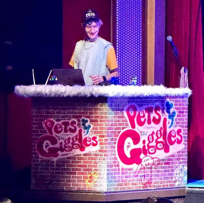 Branson: Pets and Giggles Kid's Comedy Show - Key Points