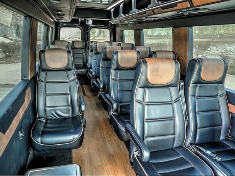 Branson: VIP Wine Tasting and Dinner Tour - Scenic Drive Through the Ozarks with Insightful Commentary