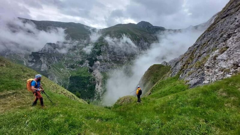 Braov: Guided Hike with Snacks and Transfers - Tailored Hiking Experience for All Fitness Levels