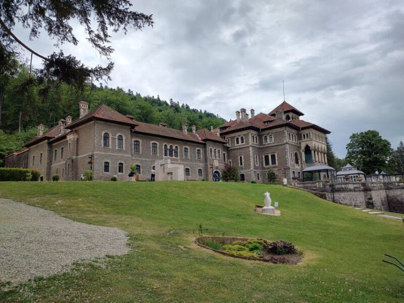 Brasov: Bran, Peles and Cantacuzino Castles Day Tour - Peles Castle: A Luxurious Architectural Marvel