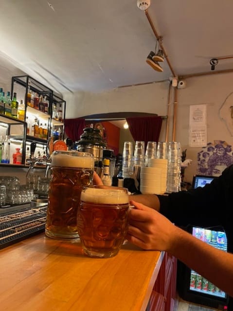 Brasov Brew Cruise: A Hoppy Adventure Through History - Meeting and Ending at Piața Sfatului