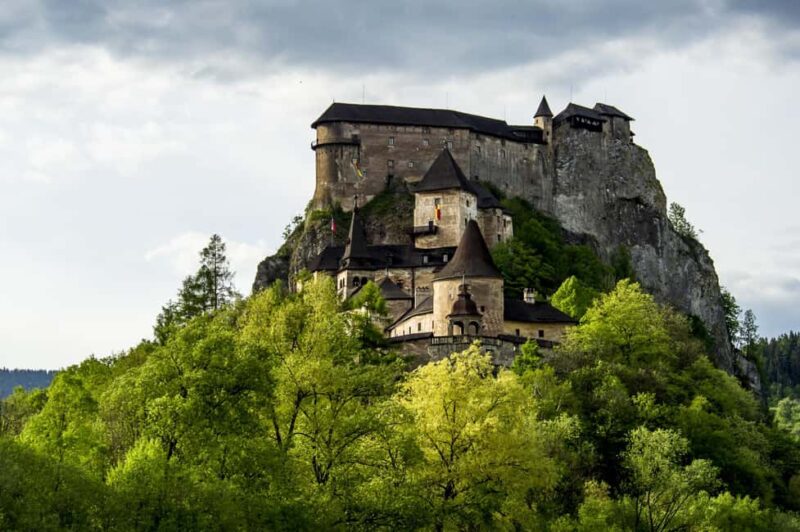 Bratislava: imany, Bojnice, Orava & High Tatras Day Tour - Visiting imany: Wooden Houses with Historic Symbols