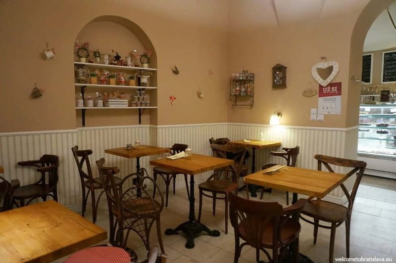 Bratislava: Old Town Cake Tasting Experience - The Three Slovakian Cakes You Sample