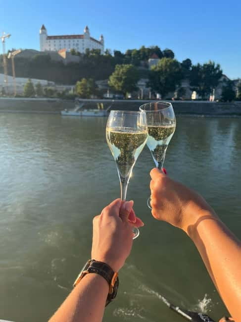 Bratislava: Panorama Cruise with Unlimited Prosecco - Key Points