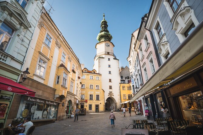 Bratislava-Top Sights Guided Tour - Bratislava Castle and Government Buildings