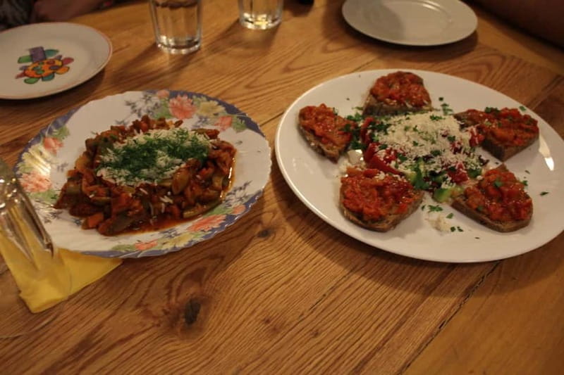 Breakfast and Sights - Key Points