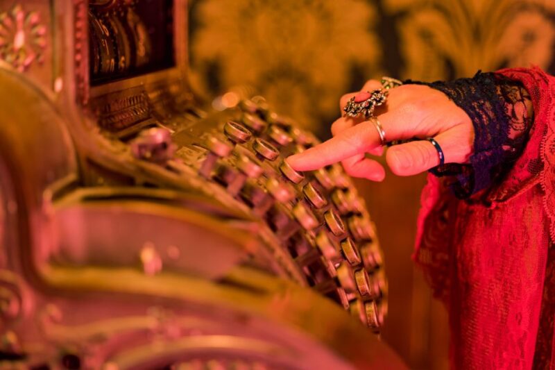 Breda: Holy Moly Trip Entry Ticket - Discovering the 17 Remarkable Chambers