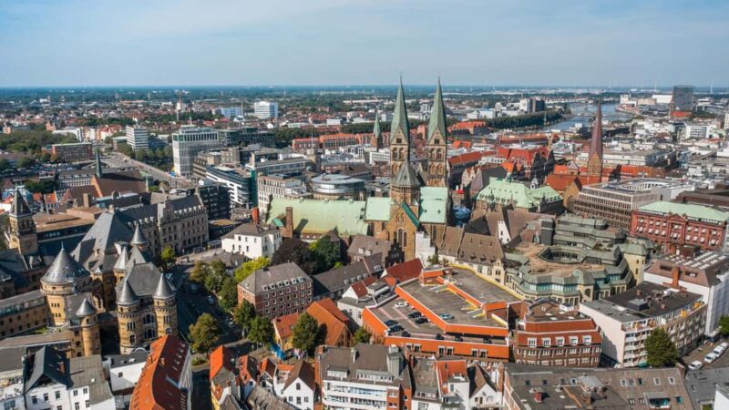 Bremen: 2-hour Best Intro Walking Tour with a Local - Insider Tips on Dining, Drinking, and Getting Around