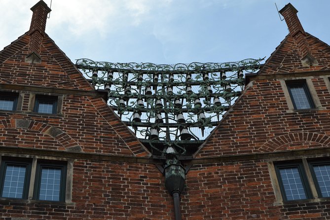 Bremen - Guided walking tour of city center - Exploring the Medieval Schnoor Quarter