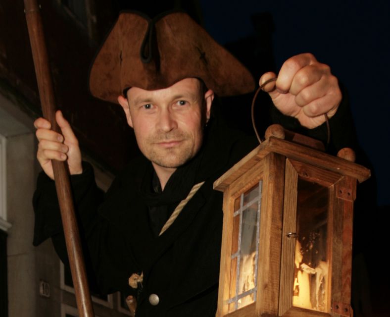 Bremen: Night Watchman Guided Tour for Children (in German) - The Authentic Costumed Guide and Visual Details
