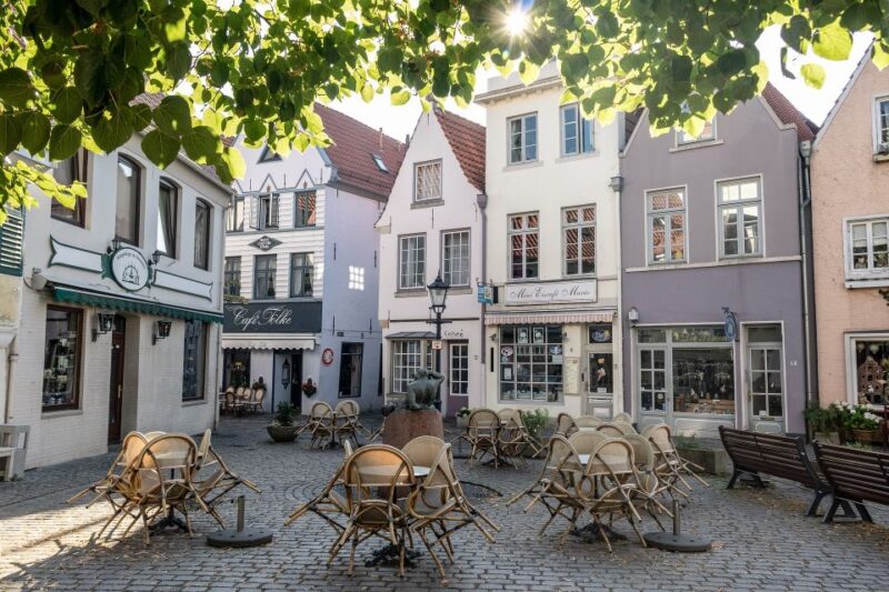 Bremen: Outdoor Escape Game in the Old Town - The Role of the Friendly German-Speaking Guide