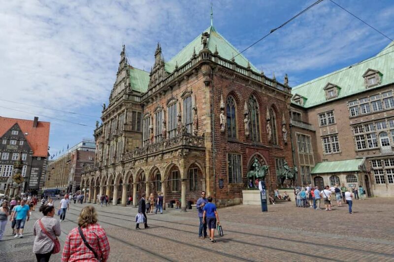 Bremen private guided walking tour of city - Visit the Historic Bremen Town Hall and Its Opulent Chambers