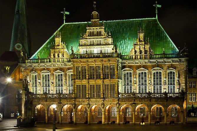 Bremen - Private Historic Walking Tour - Unique Features: Lanterns and Transition Through Time