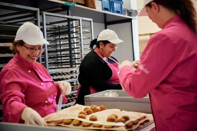 Bremen: The glass gingerbread manufactory  a delightful pre-Christmas event - The Family Business and Its History