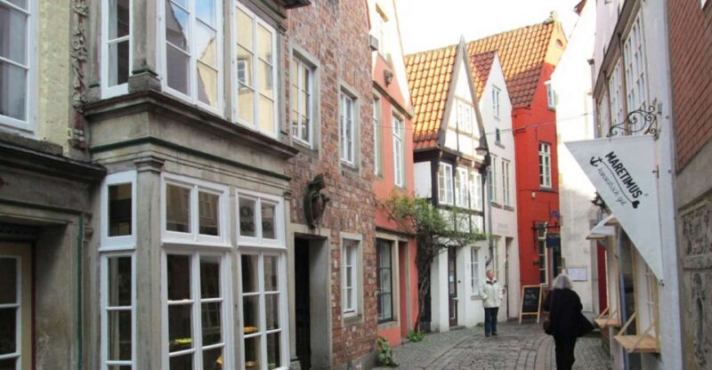 Bremen: Walking Tour of Historic Schnoor District - Key Points