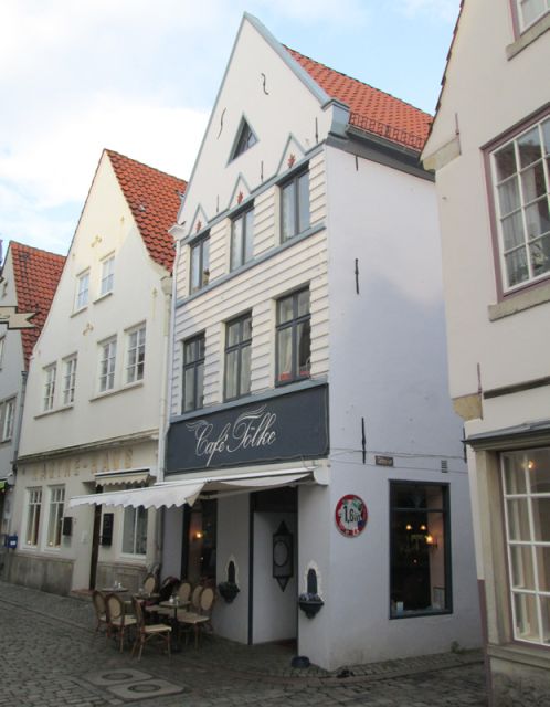 Bremen: Walking Tour of Historic Schnoor District - Walking Past 14th-Century Houses and Half-Timbered Facades