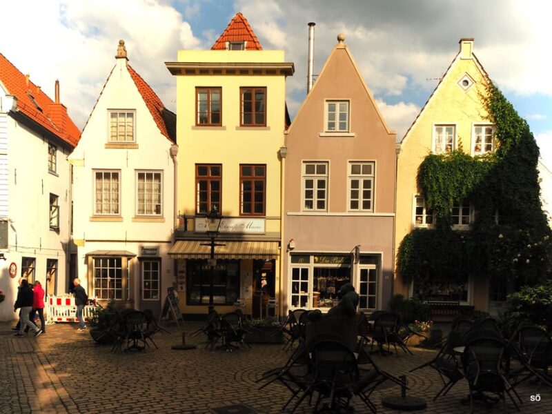 Bremen: Walking Tour of Historic Schnoor District - The Weser River and Its Architectural Gems