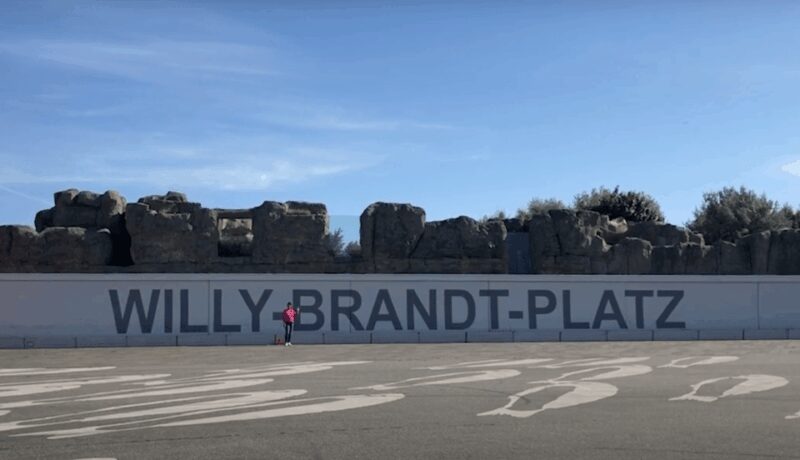 Bremerhaven: Sailor's yarn, legends and sea walking tour - Key Points